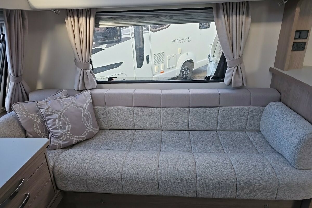 2020 COMPASS CAPIRO 520 SEAT