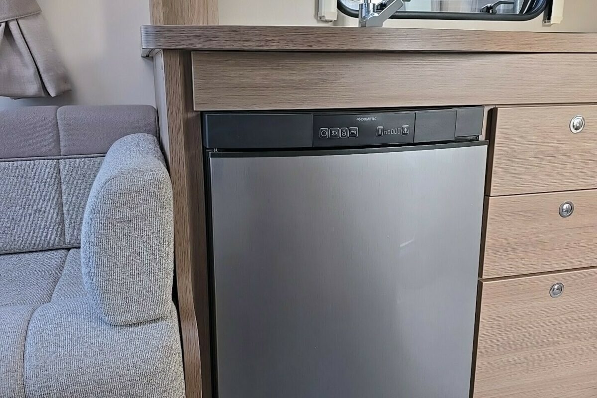 2020 COMPASS CAPIRO 520 FRIDGE