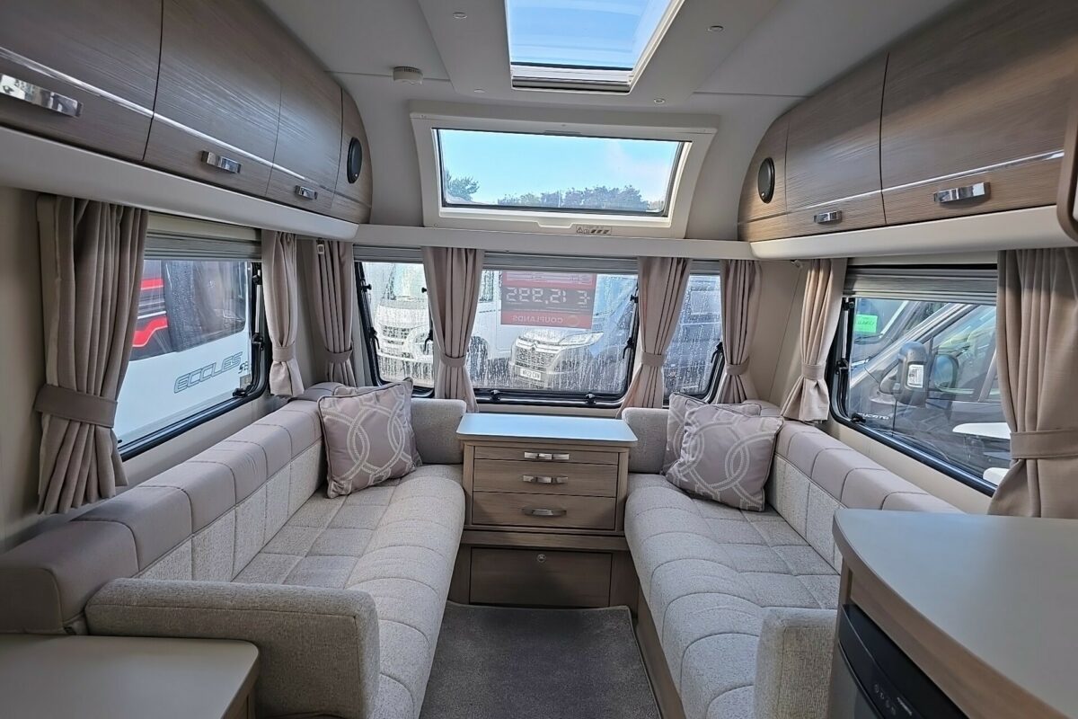 2020 COMPASS CAPIRO 520 VIEW