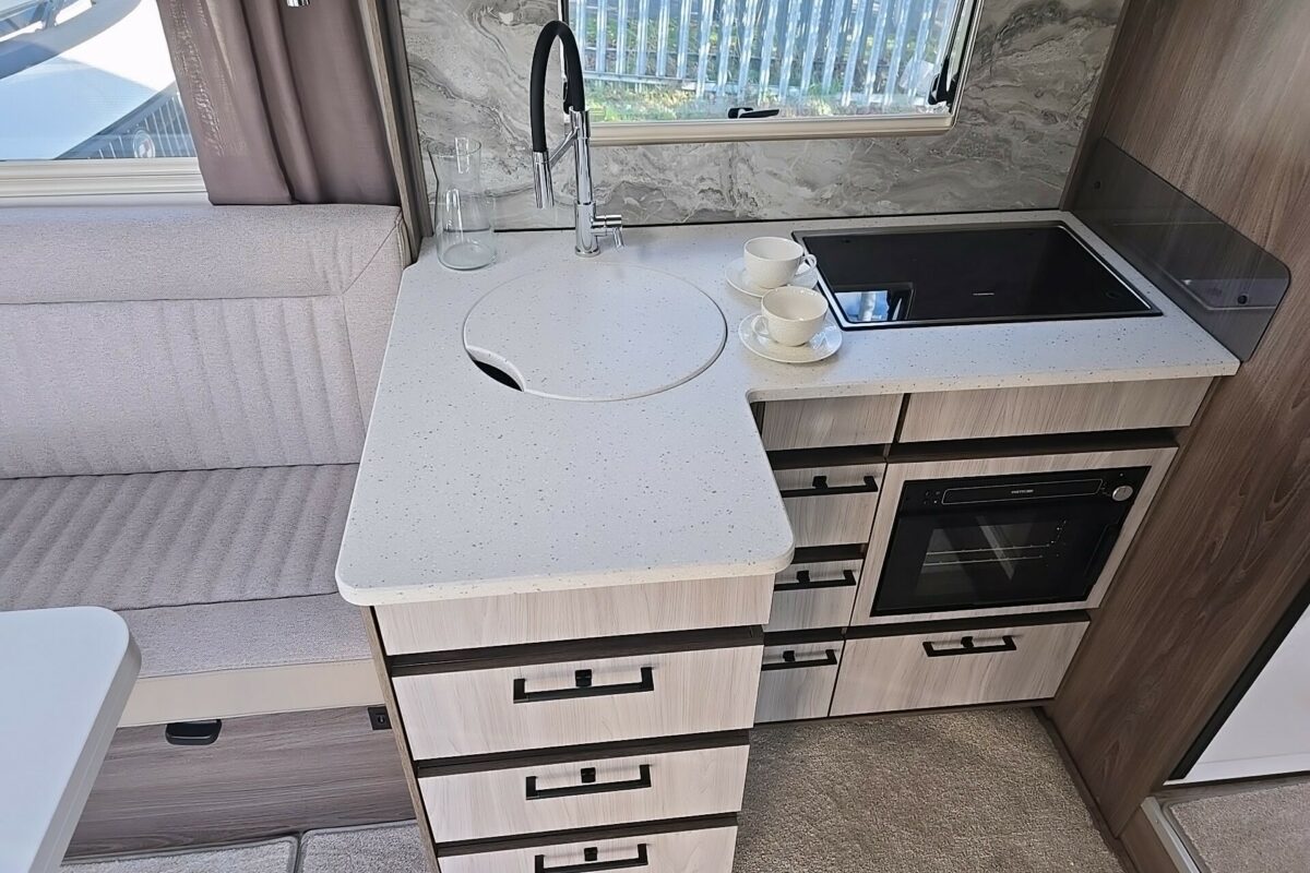 2026 AVVENTURA 565 MOTORHOME