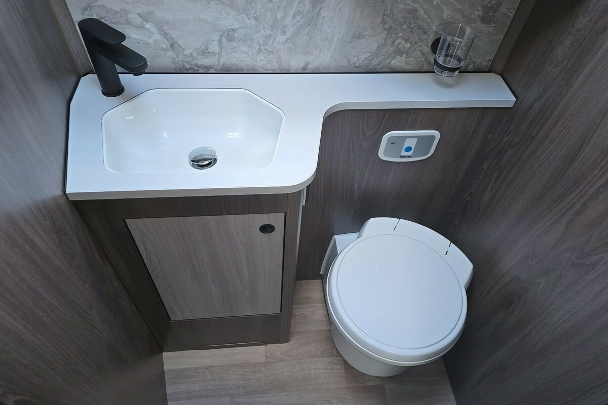 2026 AVVENTURA 565 MOTORHOME