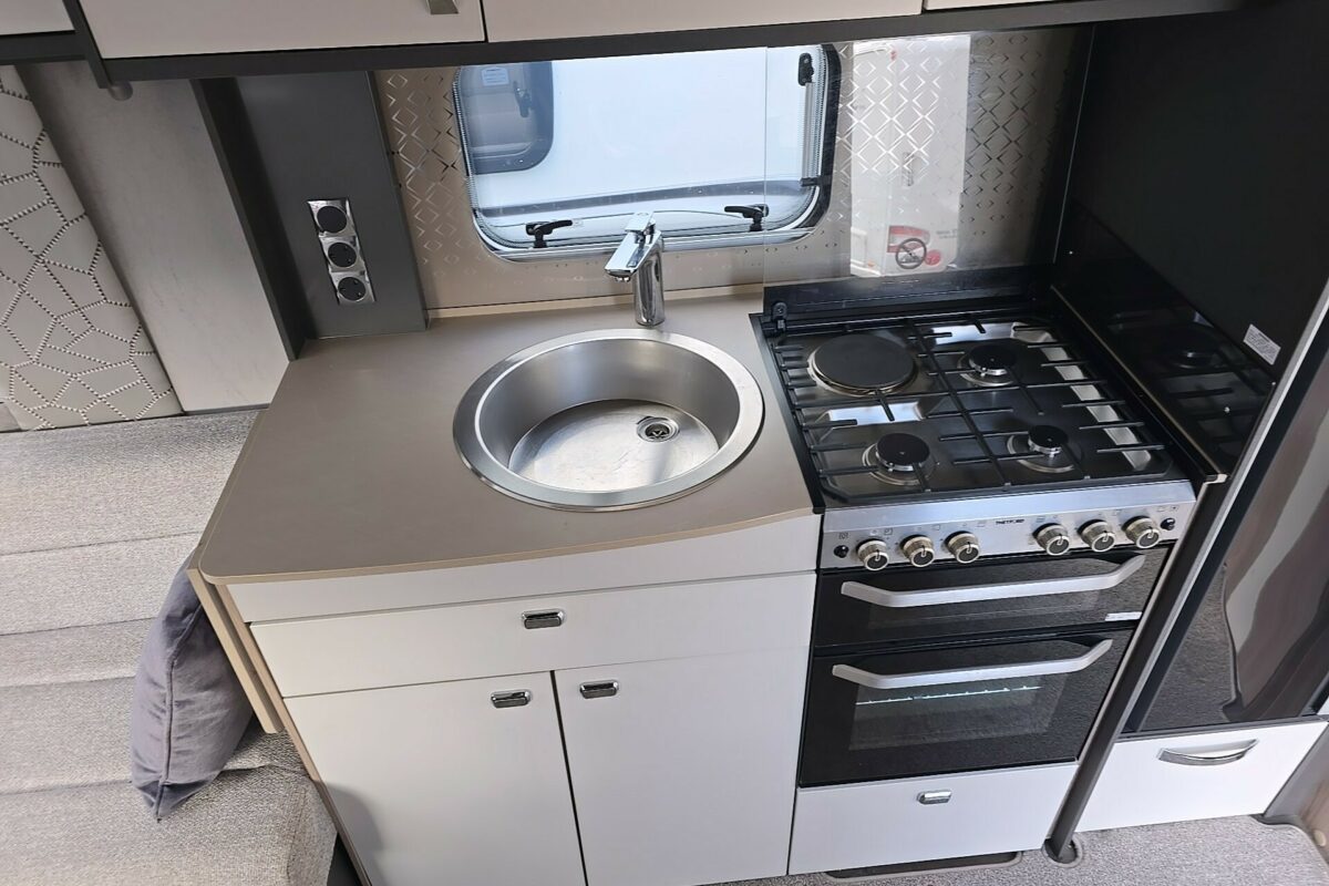 2023 SWIFT CONQUEROR 480