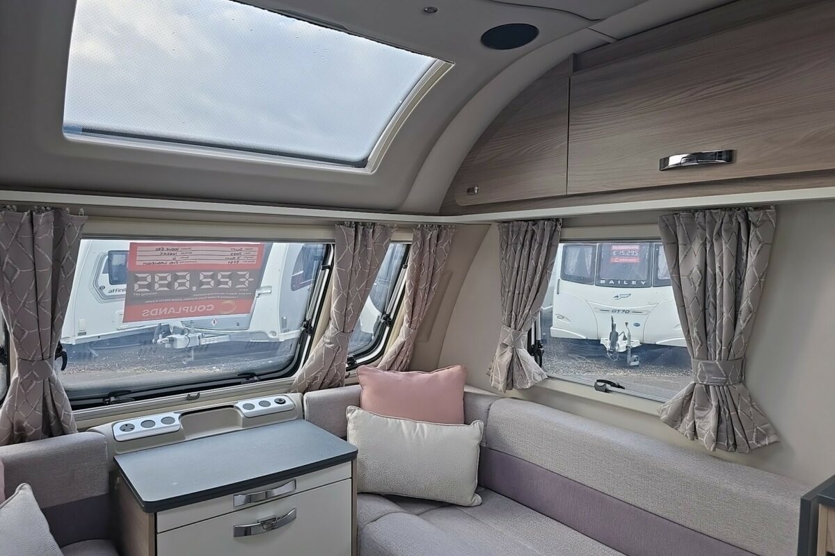 2023 SWIFT VOGUE 580 4 BERTH CARAVAN