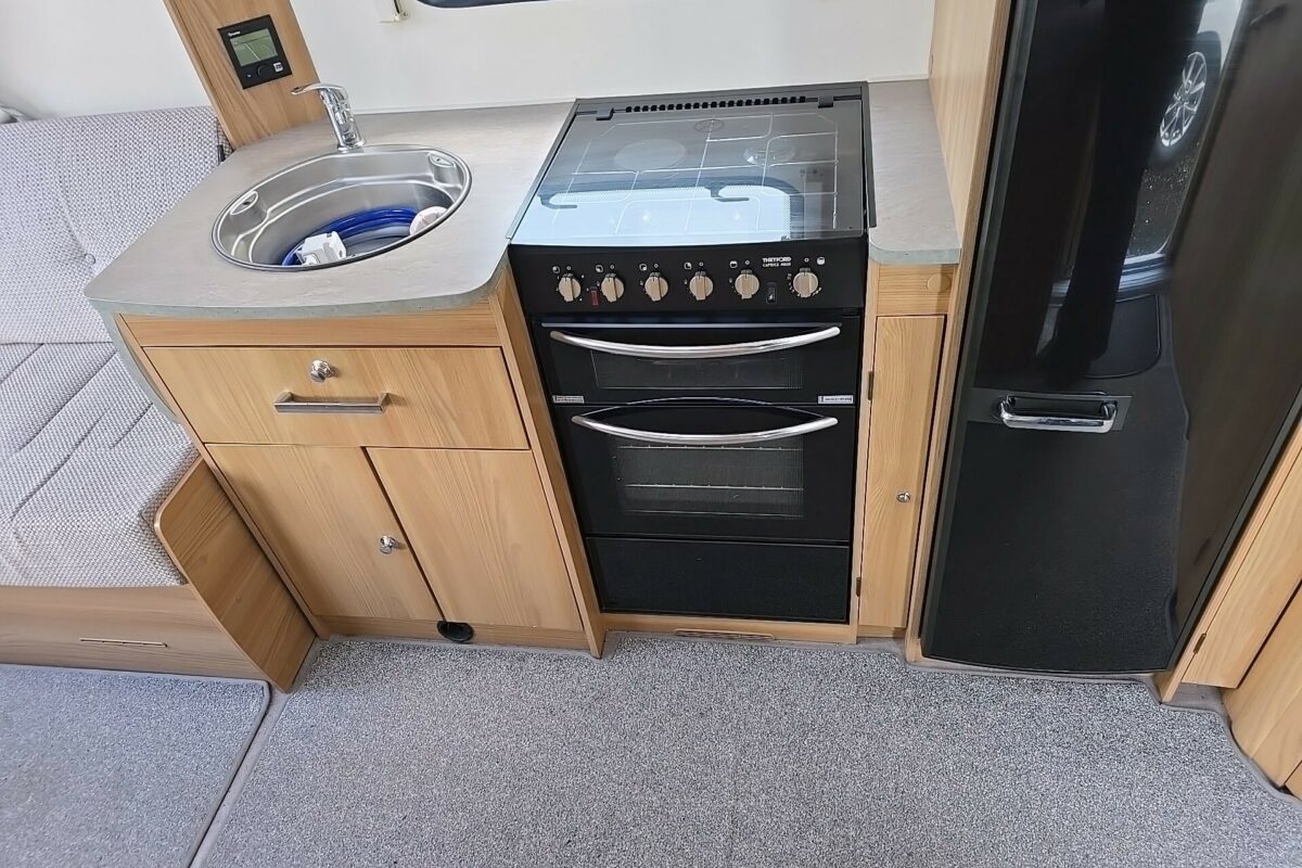 2018 BAILEY PEGASUS GENOA GT70 2 BERTH CARAVAN