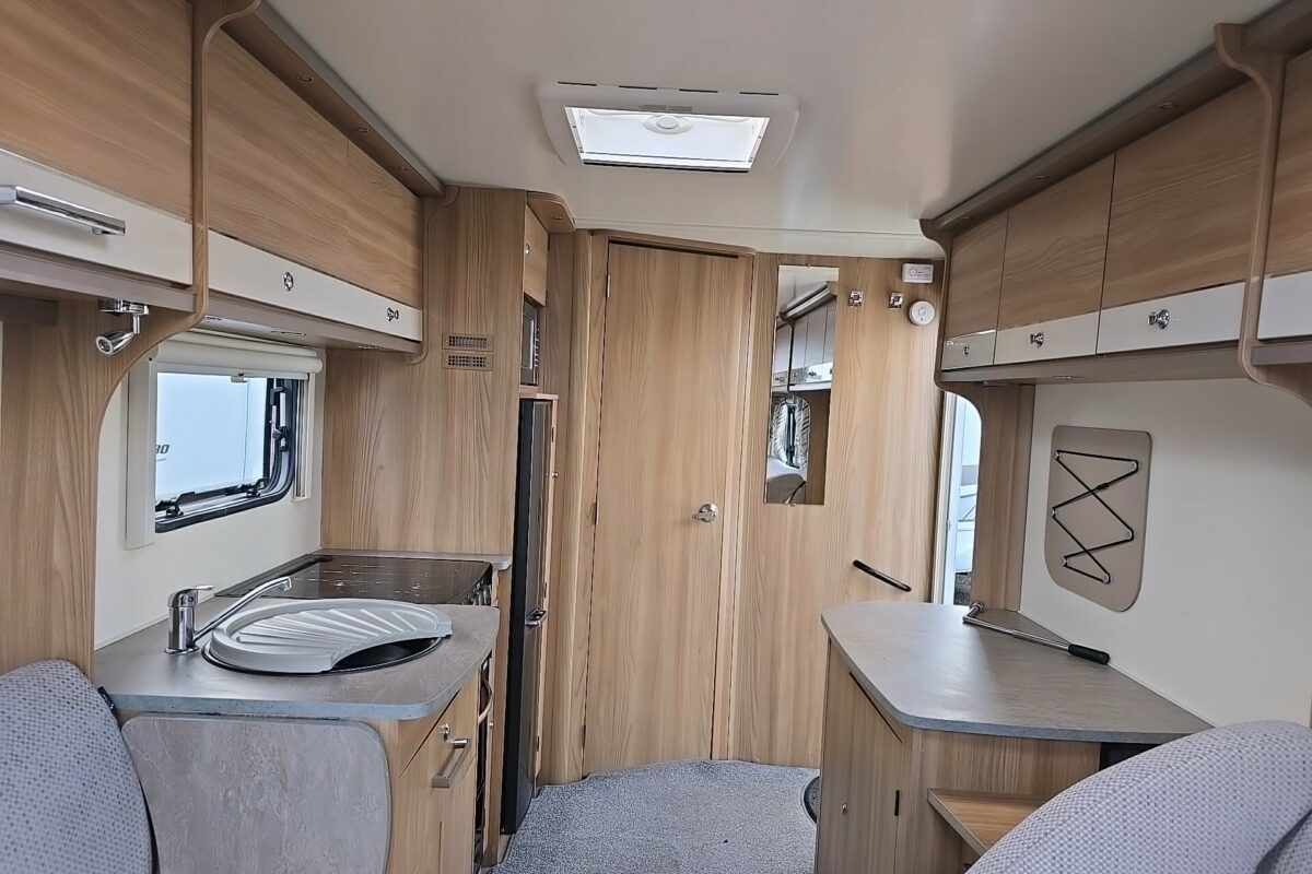 2018 BAILEY PEGASUS GENOA GT70 2 BERTH CARAVAN