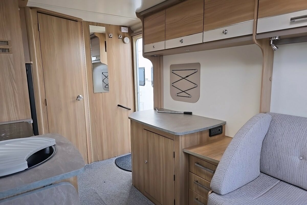 2018 BAILEY PEGASUS GENOA GT70 2 BERTH CARAVAN