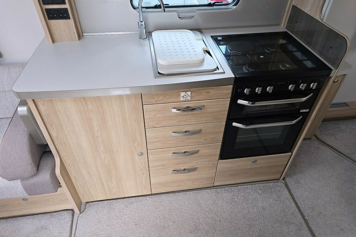 2020 ELDDIS CRUSADER STORM KITCHEN