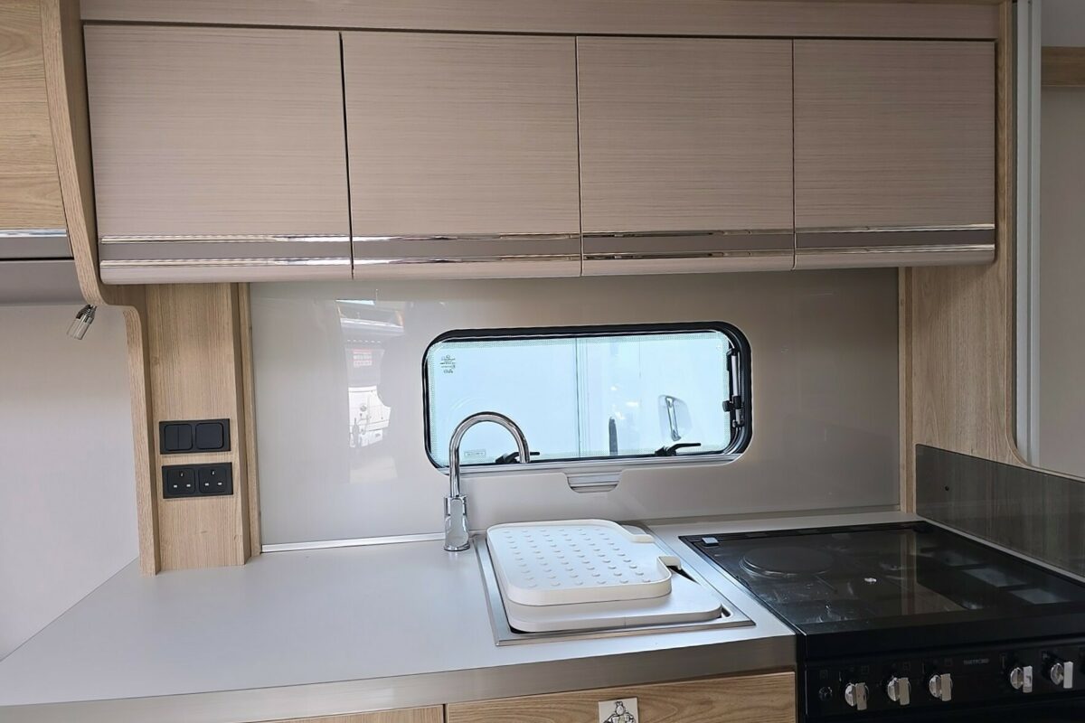 2020 ELDDIS CRUSADER STORM KITCHEN