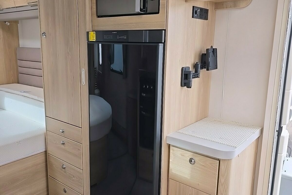 2020 ELDDIS CRUSADER STORM FRIDGE