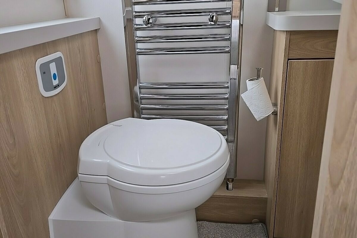 2020 ELDDIS CRUSADER STORM WASHROOM