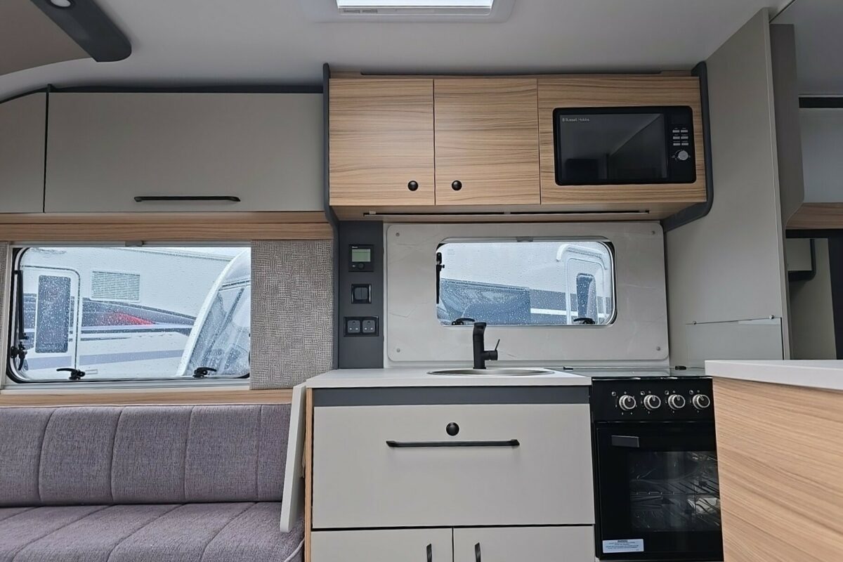 2026 BAILEY PHOENIX BLACK EDITION 644