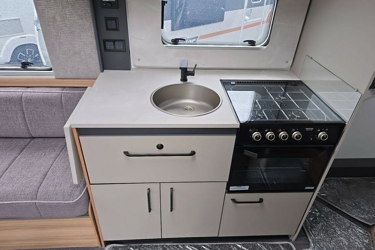 2026 BAILEY PHOENIX BLACK EDITION 644