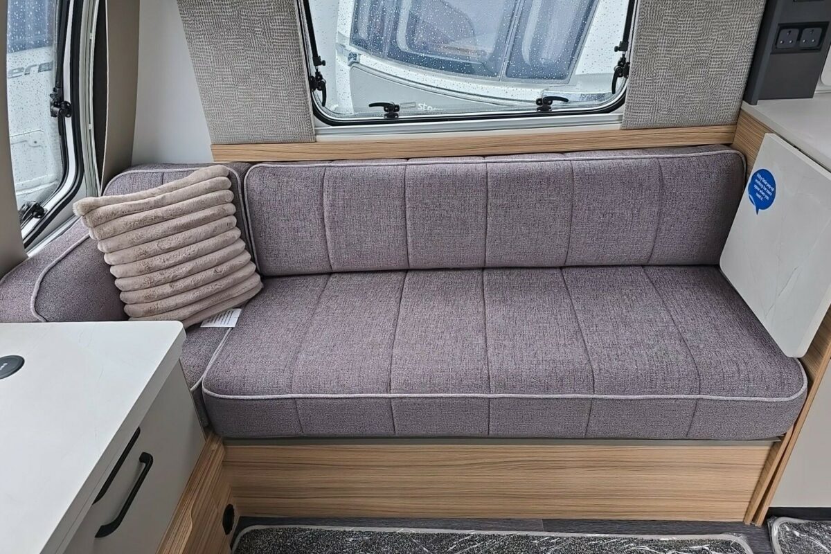 2026 BAILEY PHOENIX BLACK EDITION 644