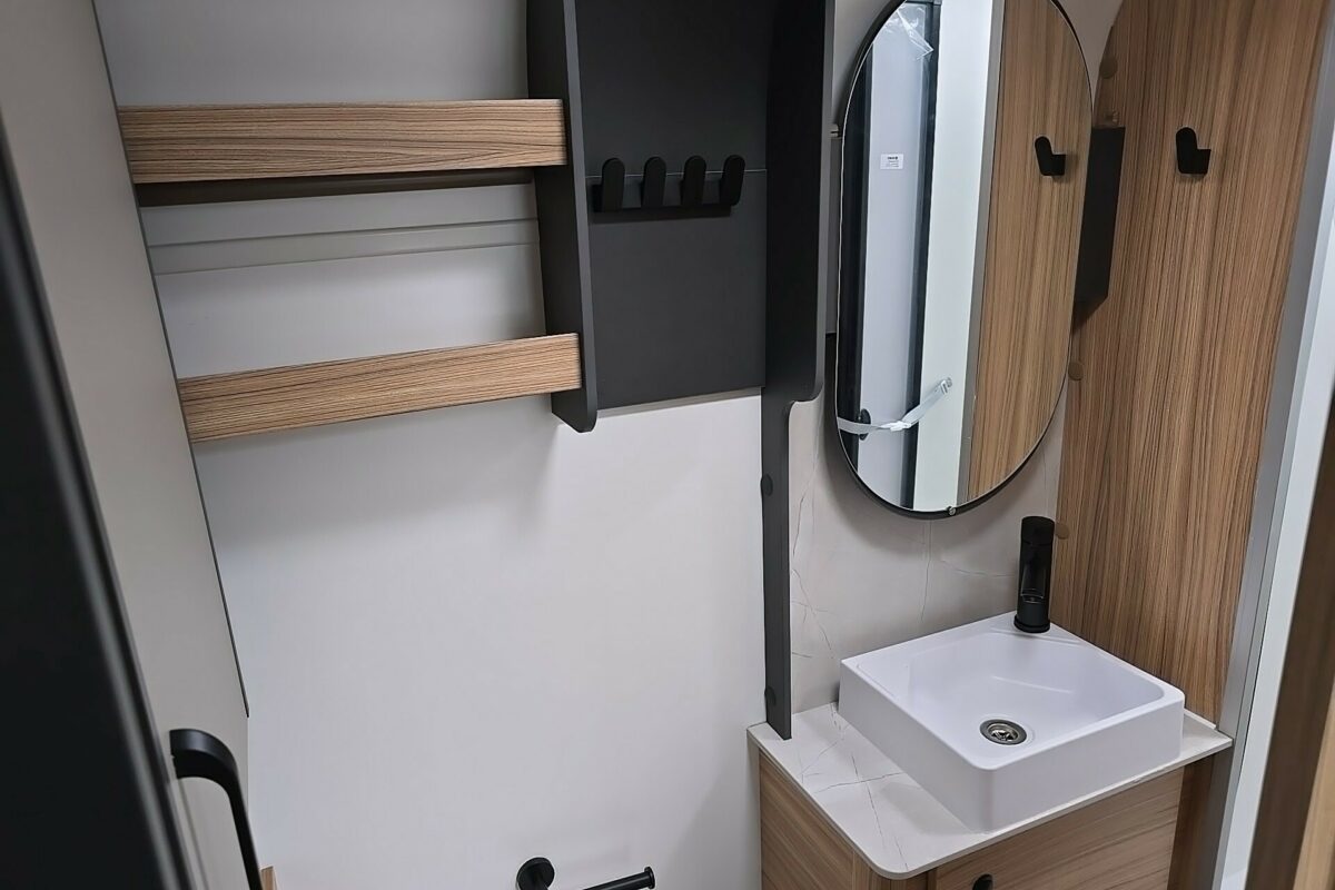 2026 BAILEY PHOENIX BLACK EDITION 644