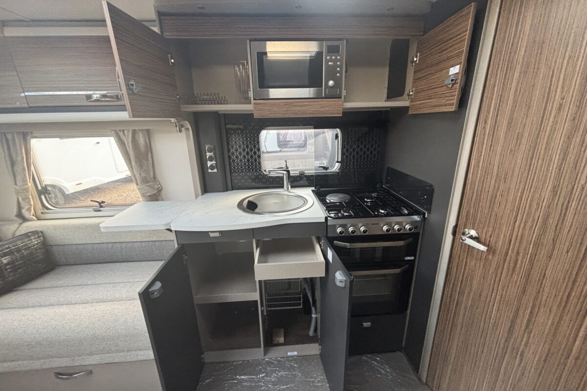 Swift Eccles X835 2020