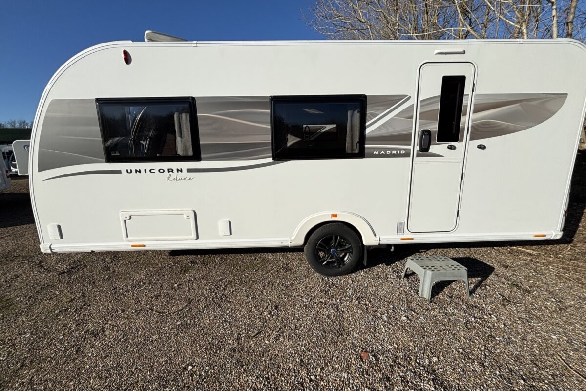BAILEY UNICORN DELUXE MADRID 2025