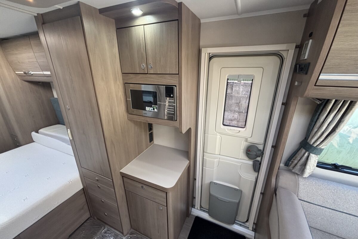 Compass Camino 554 2018