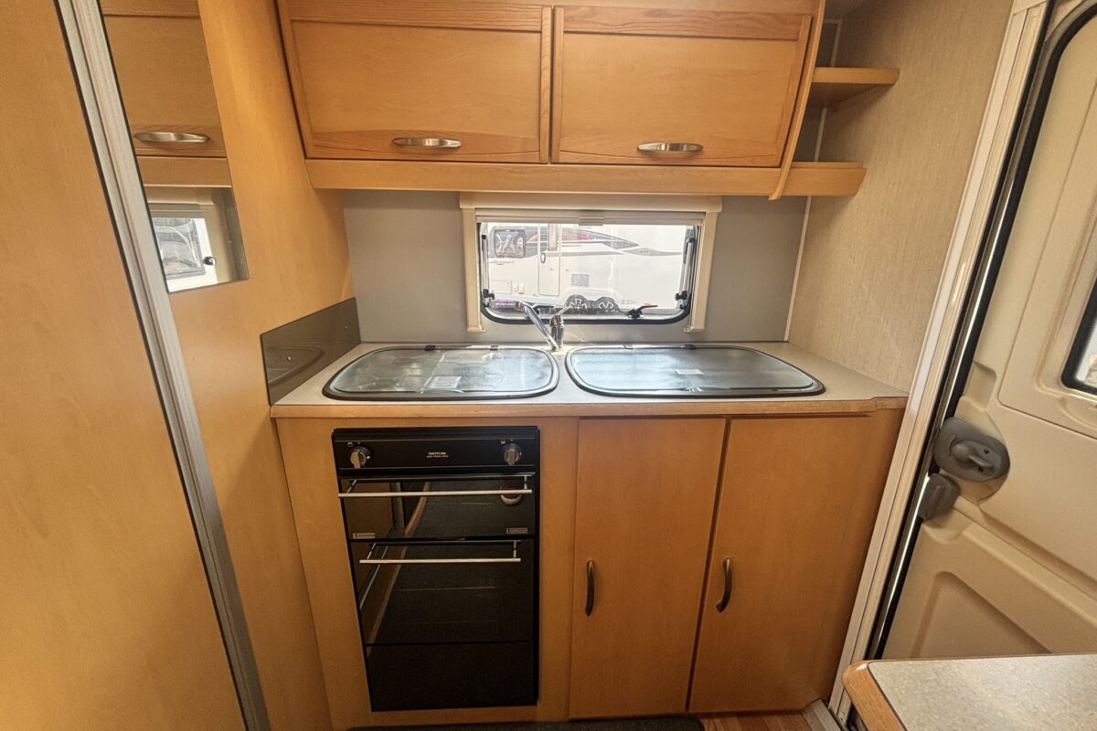 Elddis Avante 362 2010