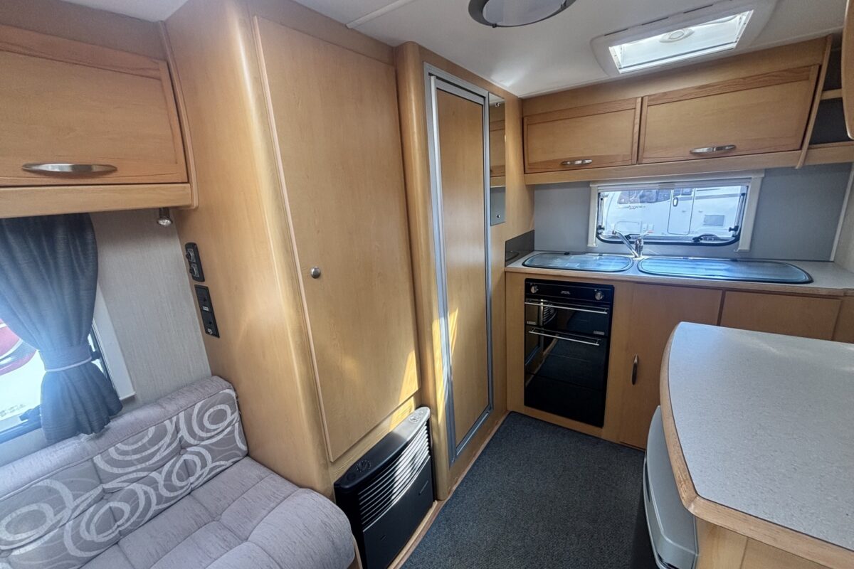 Elddis Avante 362 2010