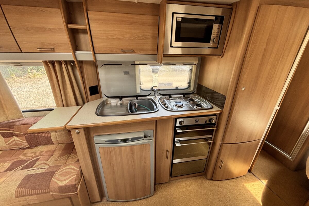 Elddis Avante Club 544 2008