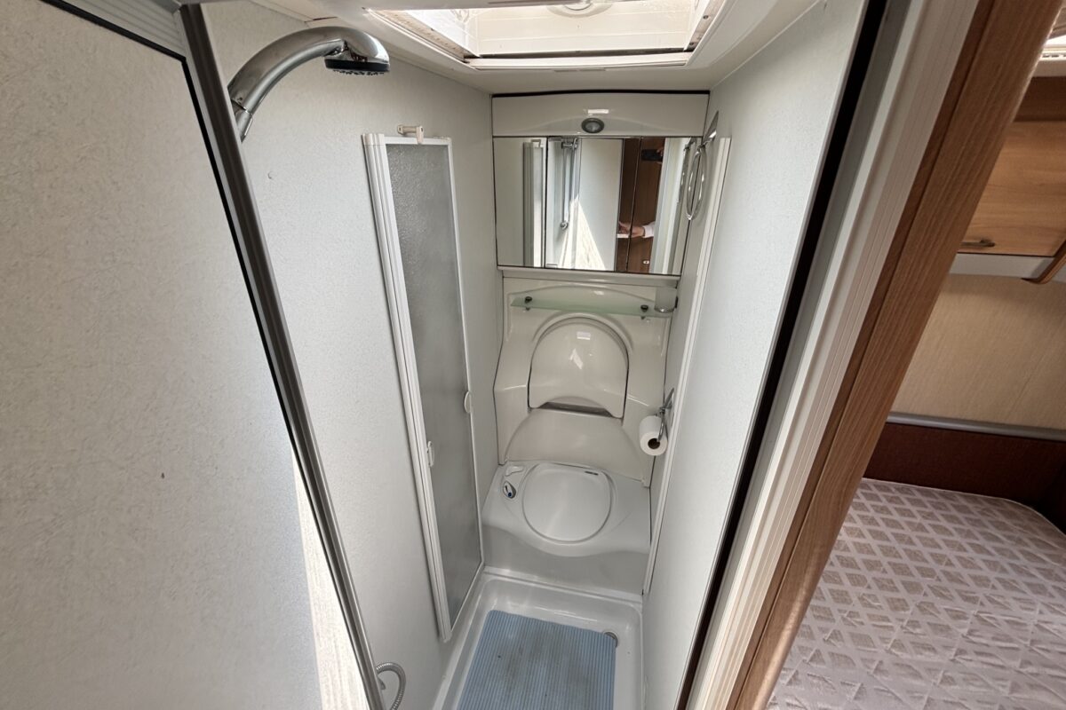 Elddis Avante Club 544 2008