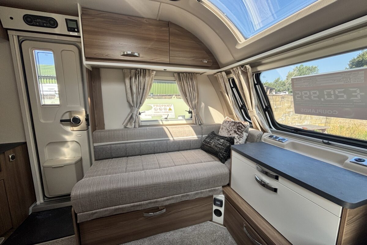 Swift Aventura SM4SB 2022
