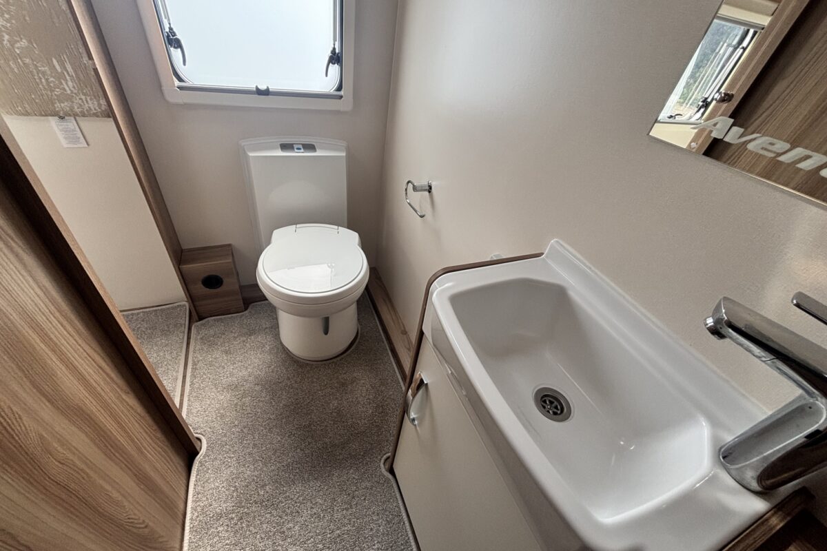 Swift Aventura SM4SB 2022