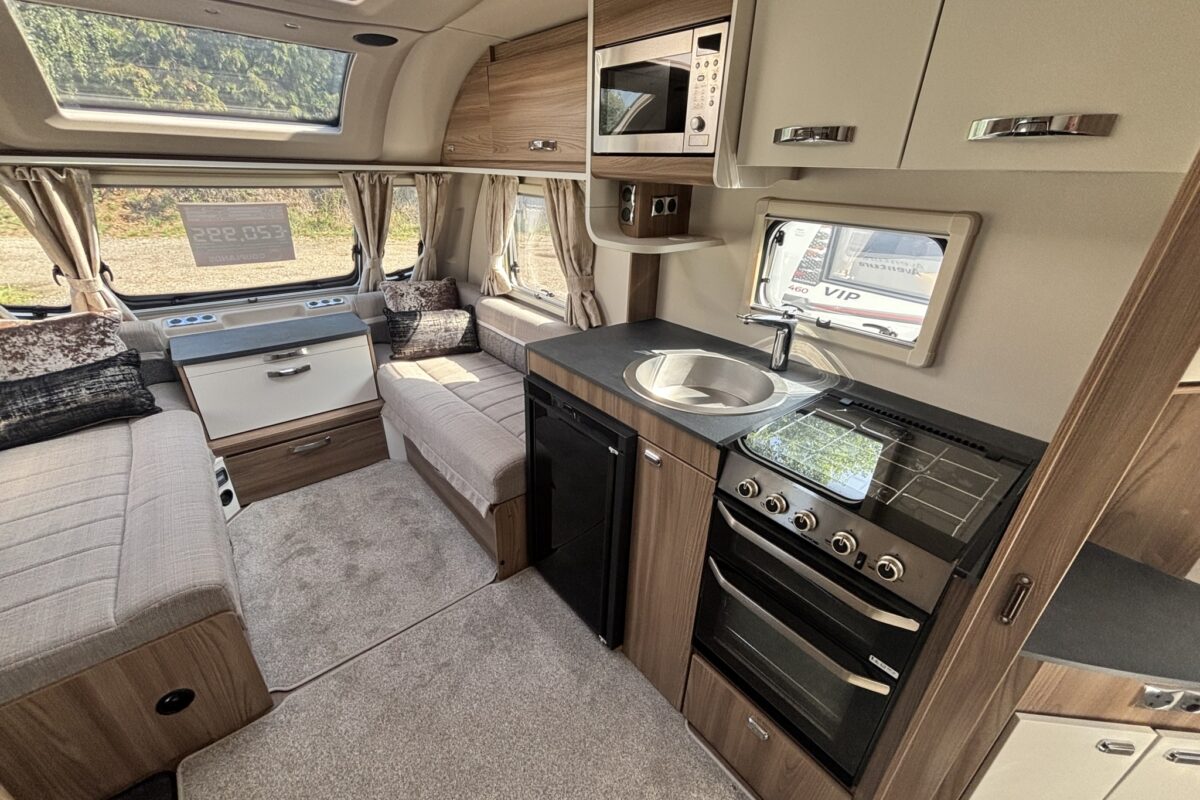 Swift Aventura SM4SB 2022