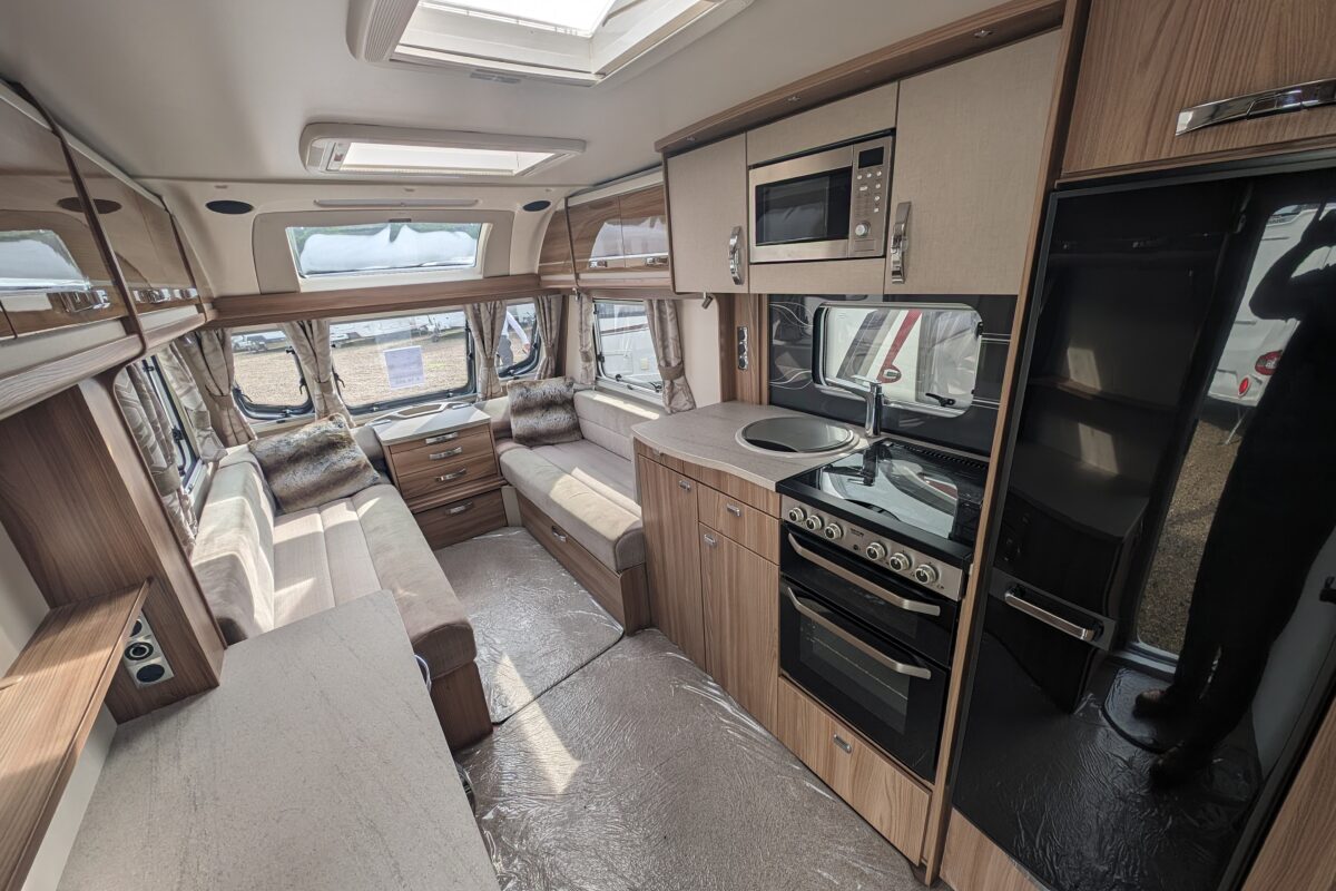 SWIFT CHALLENGER 480 2018 INTERIOR