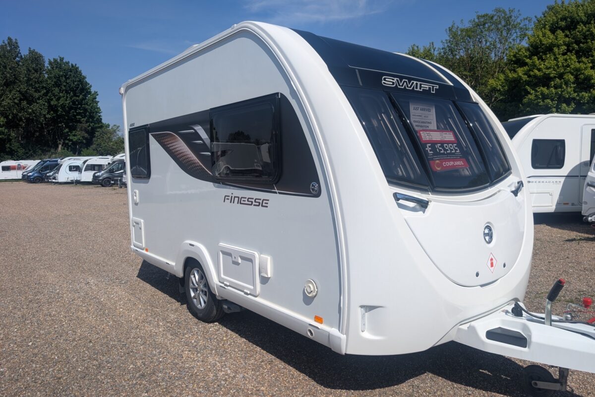 Swift Finesse 400 2022