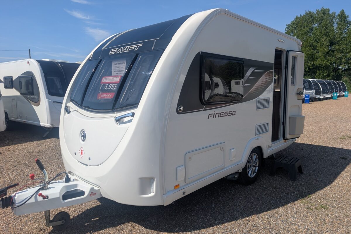 Swift Finesse 400 2022