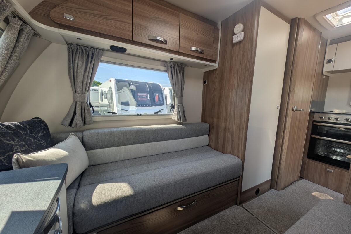 Swift Finesse 400 2022