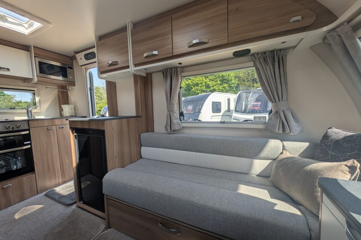 Swift Finesse 400 2022