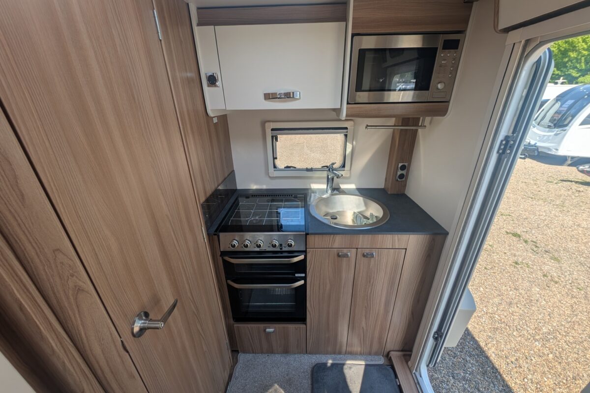 Swift Finesse 400 2022
