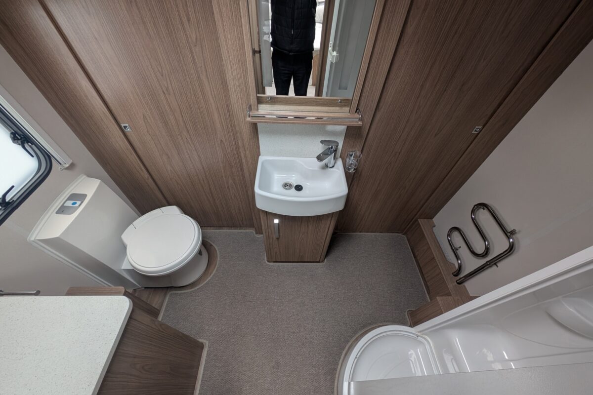 Coachman Laser 650 201