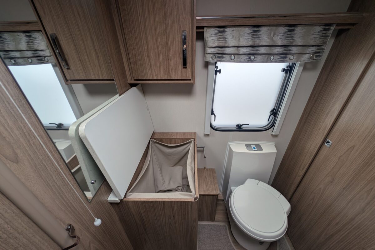 Coachman Laser 650 201