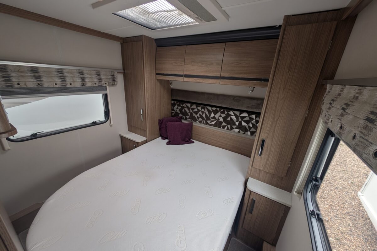 Coachman Laser 650 201