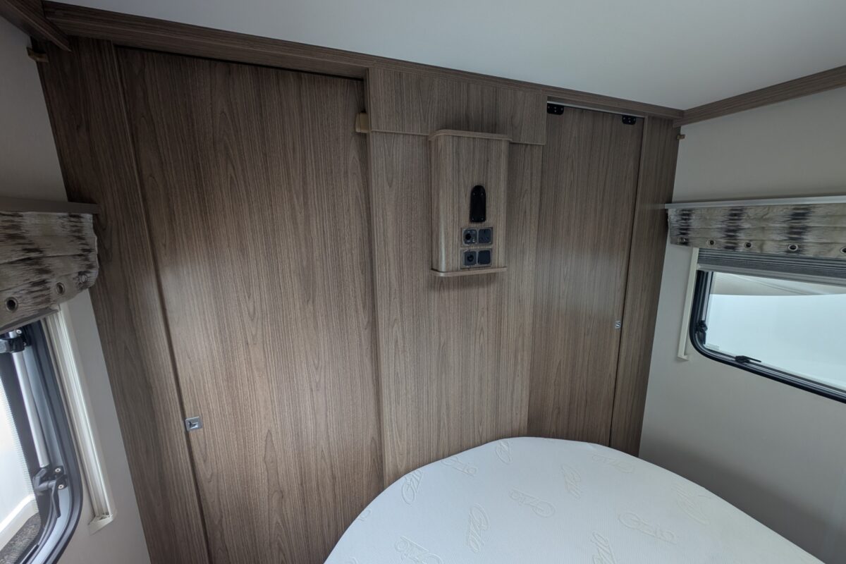 Coachman Laser 650 201