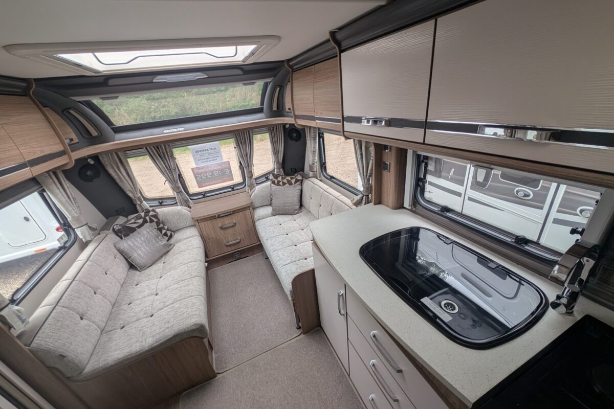 Coachman Laser 650 201