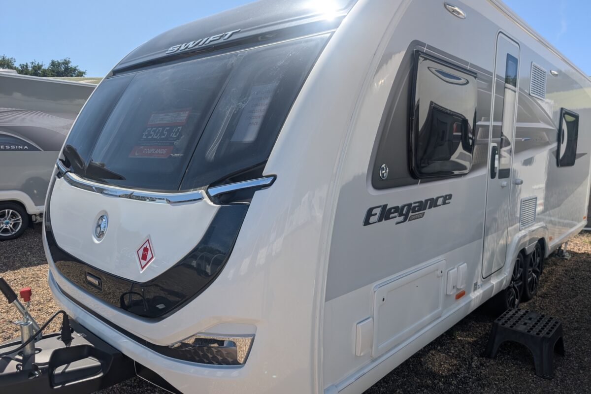 SWIFT ELEGANCE GRANDE 845 2025