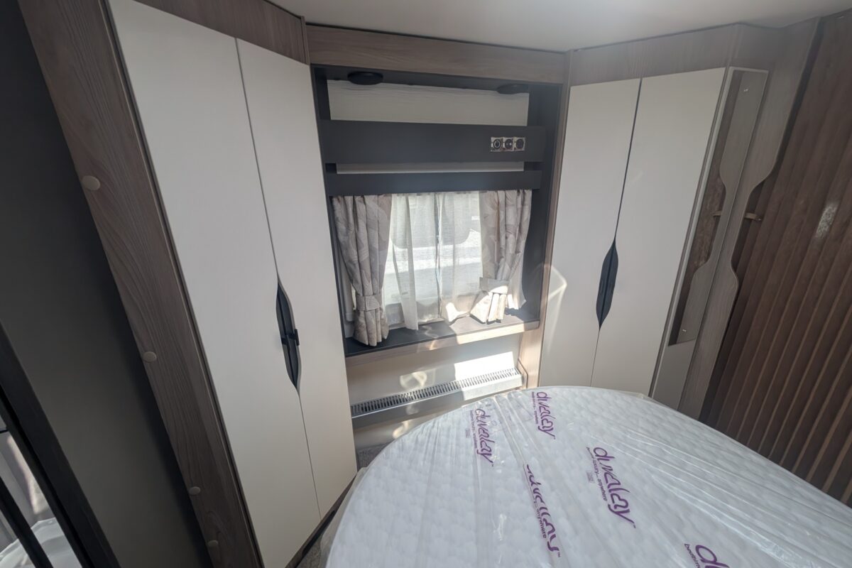 SWIFT ELEGANCE GRANDE 845 2025