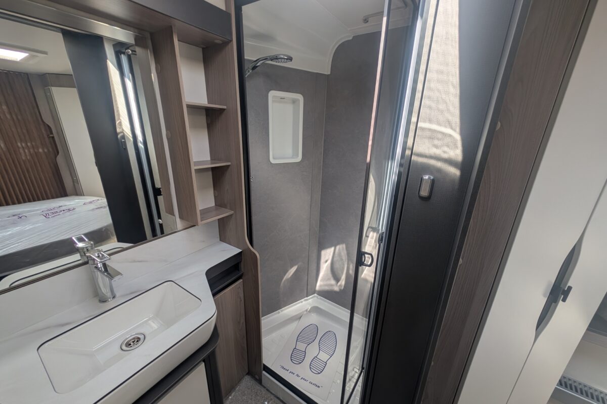 SWIFT ELEGANCE GRANDE 845 2025